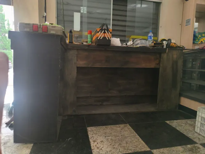 Balcão de madeira em L , reforçado, rústico