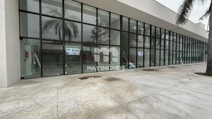 Sala Comercial de 150m² com Mezanino no Bairro São João