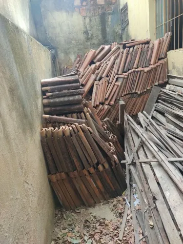 vendo 70m de telhado colonial completo