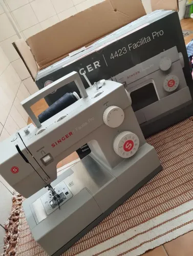 Máquina de costura SINGER