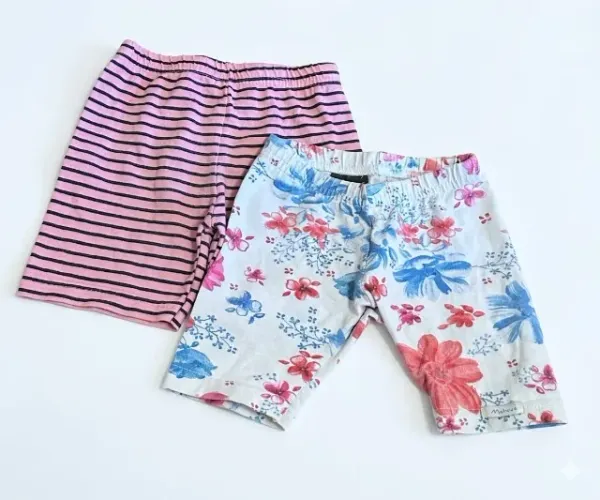 Lote Shorts diversas maracas   tamanho  3-12 meses (Desapego)