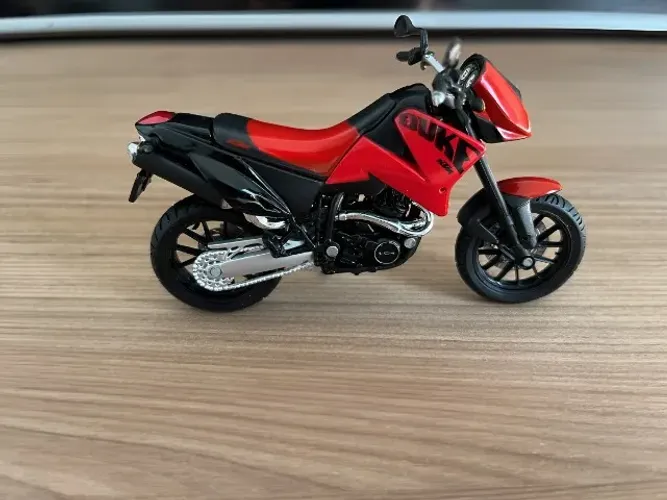 Miniatura Ktm 640 Duke Ii Maisto 1/18 Vermelho