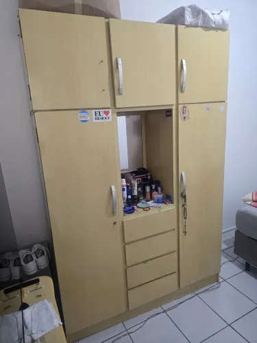Guarda roupa madeira