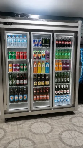 Expositor Refrigerado 3 Portas Semi Novo ?
