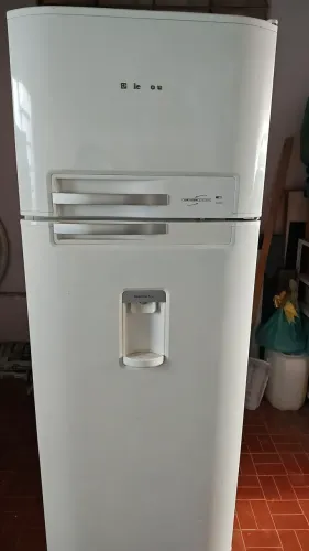 Geladeira Eletrolux DCW49