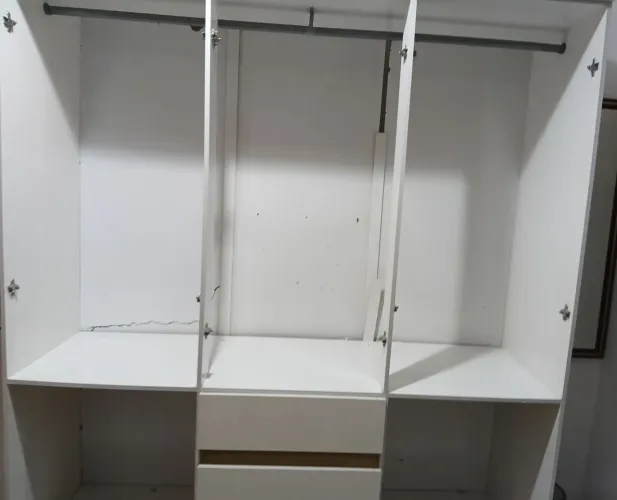 Guarda roupa 6 portas e 3 gavetas