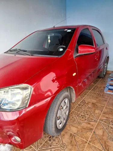 Toyota Etios X 1.3 Flex 16V 5P Mec. 2014