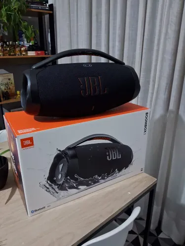BOMBOX X3