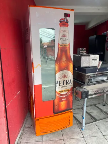Cervejeira porta com Visor 569L 110W Fricon Relógio digital  -6 Negativo com Led 