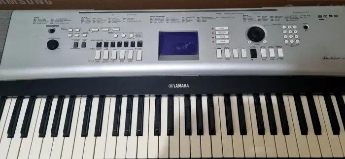 Piano elétrico (teclado) Yamaha DGX 530 PortableGrand