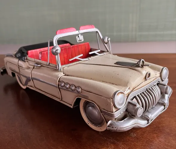Miniatura carro conversível anos 50 - 30cm