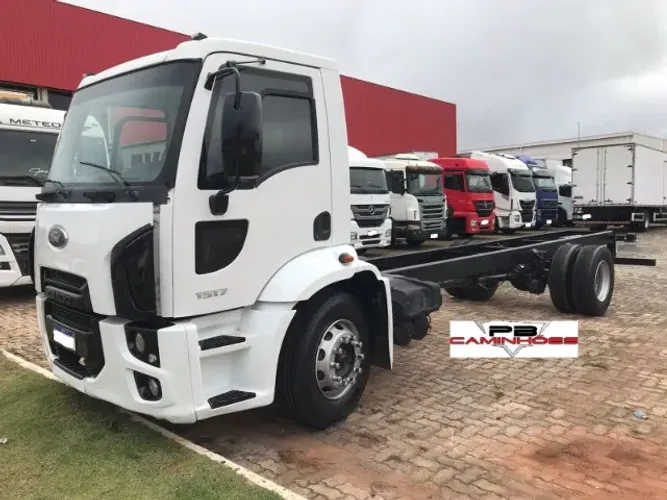 FORD CARGO 1517 2011/2012 VENDIDO NO CHASSI.