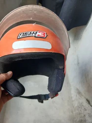 Vendo esses capacetes