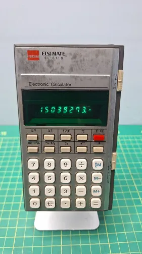 Calculadora vintage Sharp Elsi Mate EL-8118