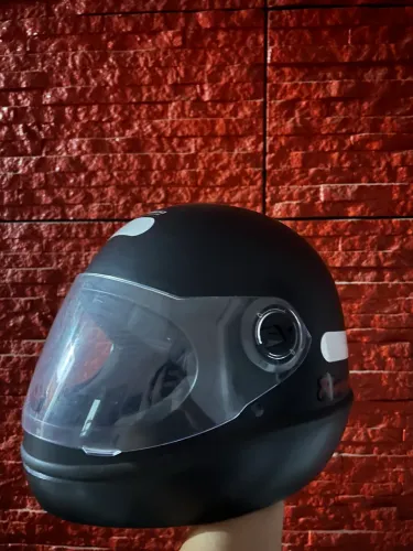 Capacete seminovo 