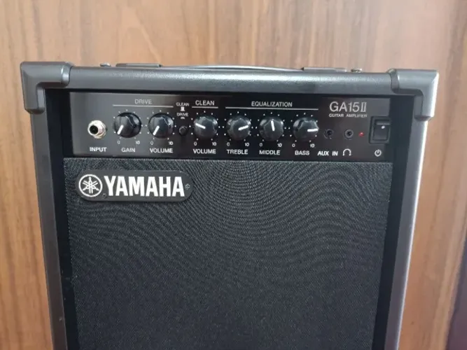 Cubo para Guitarra GA15II 15W RMS Yamaha