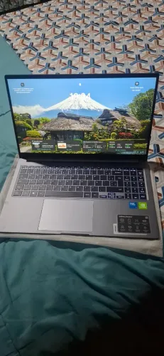 Galaxy book 4 com I5, SSD de 512, 16 de RAM e placa de video de 2gb