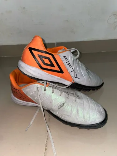 Chuteira UMBRO FIFTY SOCIETY  41/42