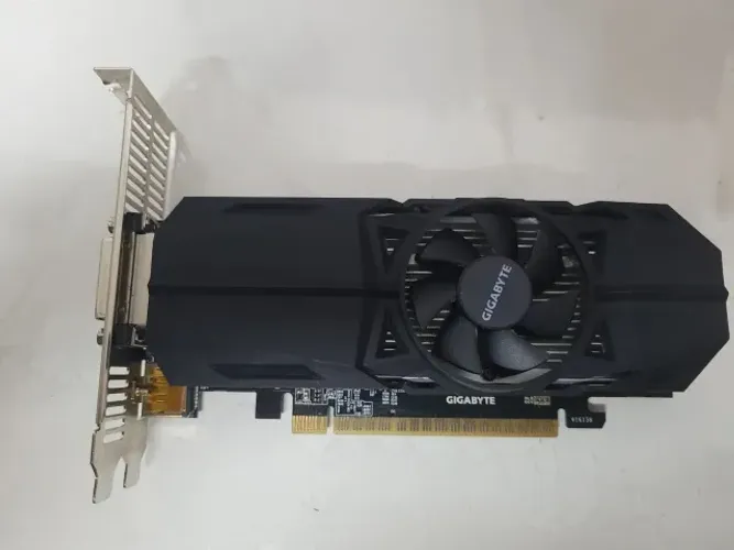 Placa de video Gtx 1050 4GB gigabyte