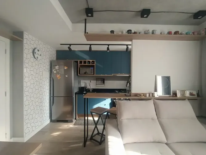 Apartamento 40 m² no Bom Retiro | 7º andar | Sol da tarde | 5 min do Metrô