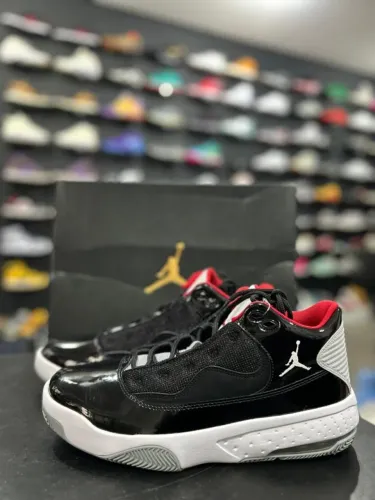 AIR JORDAN MAX AURA 2
