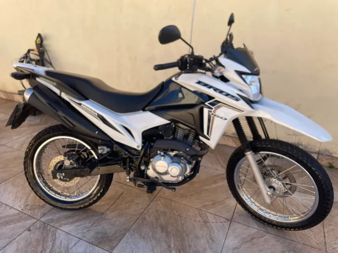 Vende-se uma Bros conservada
