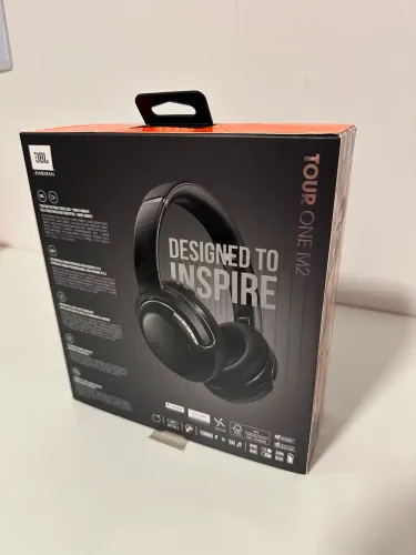 Fone JBL Tour One M2
