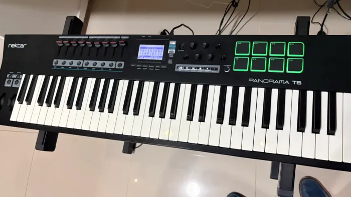 Controlador Nektar Panorama T6 - 61 teclas - usado