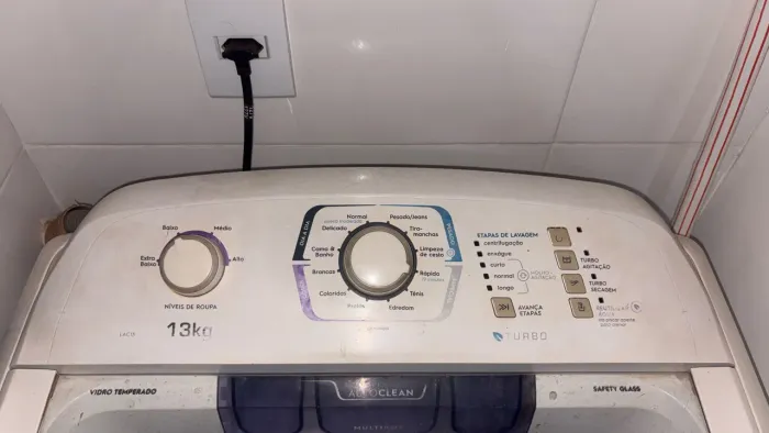Máquina de Lavar Electrolux 13kg LAC13 - Funcionando com vazamento