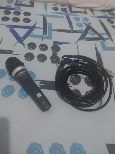 Microfone usado com cabo