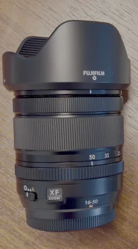 Lente Fujifilm XF 16-50mm F2.8-4.8 seminova