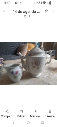 Duas leiteiras de porcelana antiga