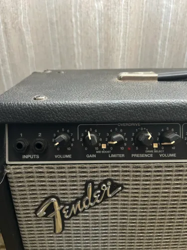 Amplificador Fender Princeton Chorus 