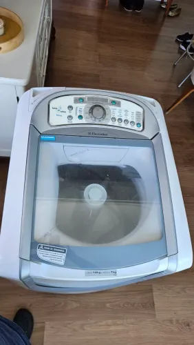 Maquina lava/seca roupas Electrolux 12kg em bom estado
