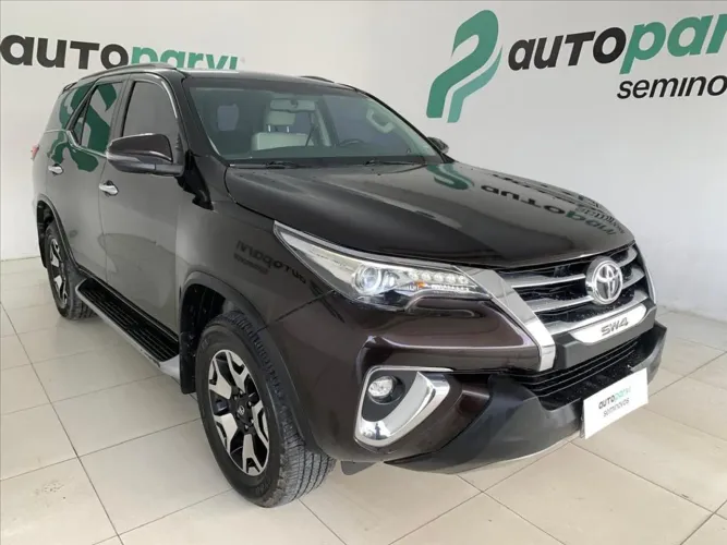 Toyota Hilux SW4 Diamond 2.8 TB 4X4 Die. Aut. 2020