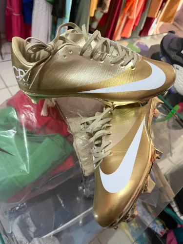 Chuteira Nike cr7