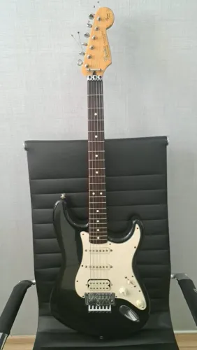 Guitarra Fender Stratocaster Floyd Rose - MIM (México) 1995 | Squier Series