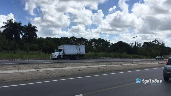 Área com 12.100 m² em Guabiraba, Recife - PE