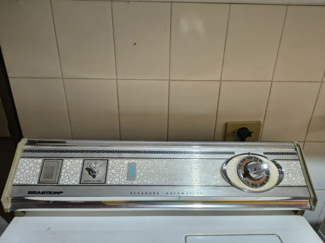Máquina de secar roupa a gás - Brastemp - modelo antigo