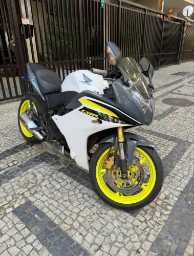 CBR 600F 2013 (Tabela Fipe R$ 38.808,00) Quero R$ 25.000,00