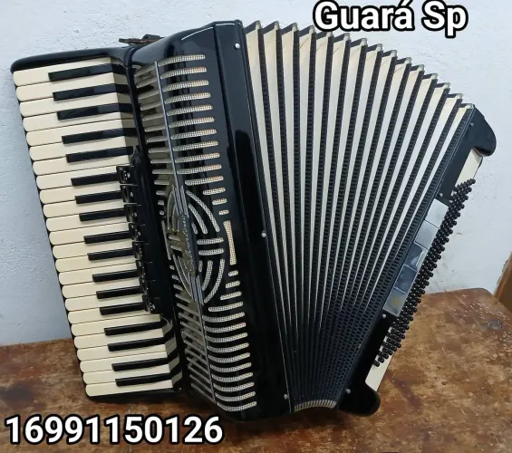 Acordeon Sanfona Silverstone de 120 baixos *