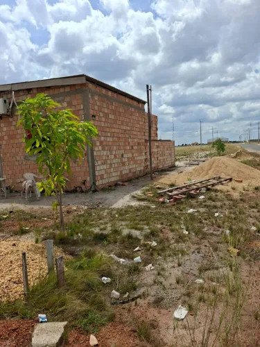 terreno com 1 comodo