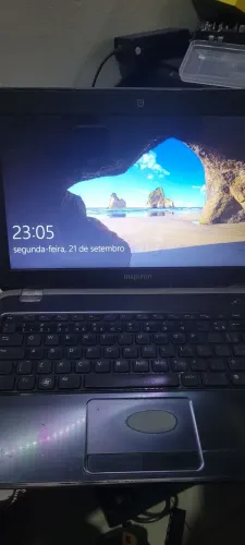 Notebook da Dell i5 8gb ram placa de vídeo so funciona no carregador 3 teclas ruim