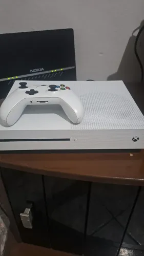 XBOX ONE S + CONTROLE 