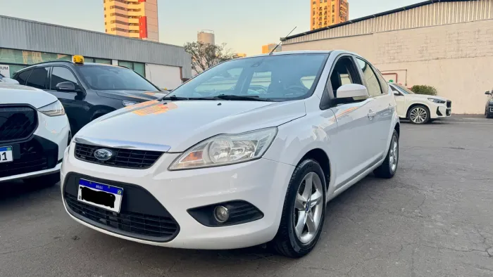 Ford Focus Titanium 2.0 16V Flex 5P Mec. 2011
