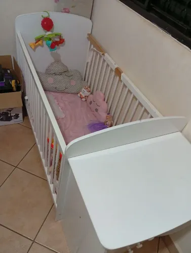Berço com cômoda embutida