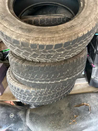 Pneus 215x65R16 102T