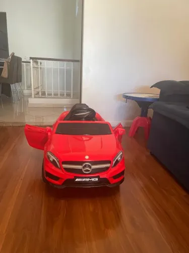 Carro elétrico infantil com controle remoto 