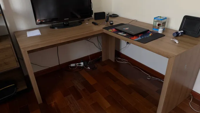 Mesa de canto em L p/ escritório