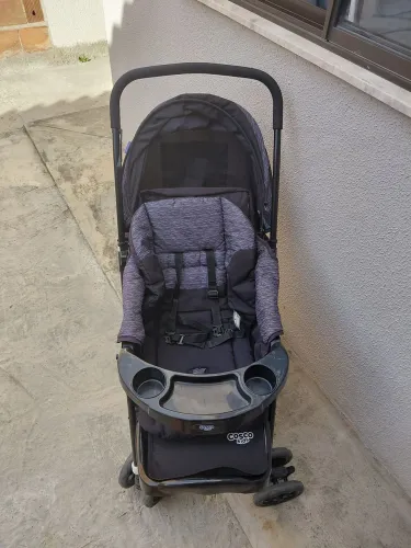 Carrinho de bebê marca CoscoKids